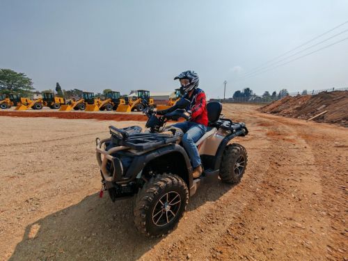 Hunter 570 Dirt Riding Fun