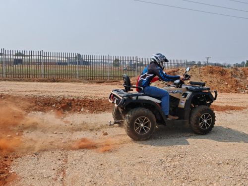 Hunter 570 Dirt Riding Fun