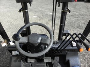 FD35D Forklift Cockpit